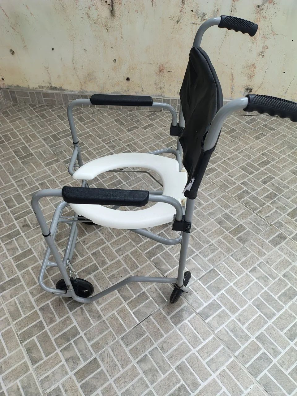Cadeira de banho excelente estado  - Foto 2