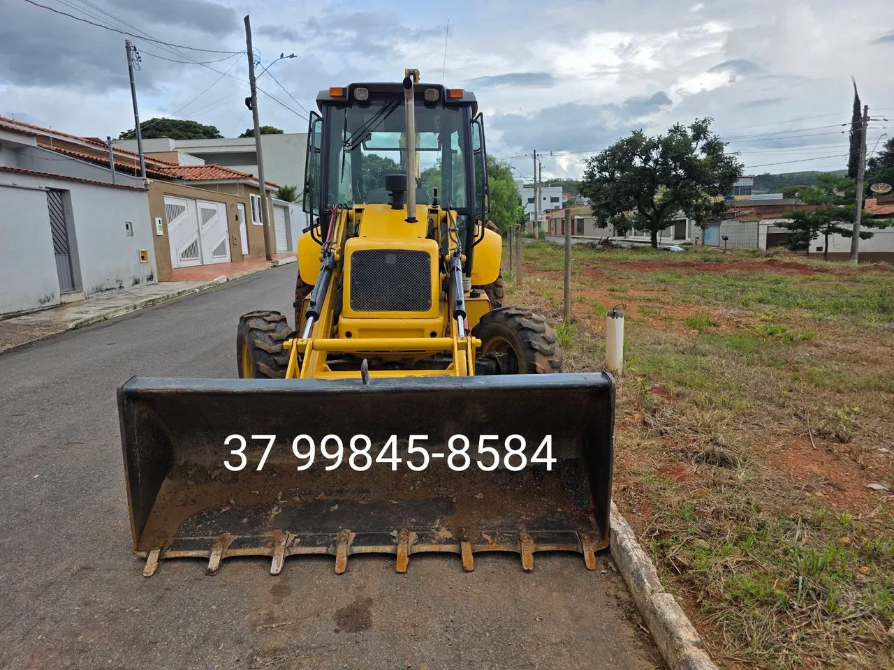 Retroescavadeira LB90 ANO 2010 - Foto 2