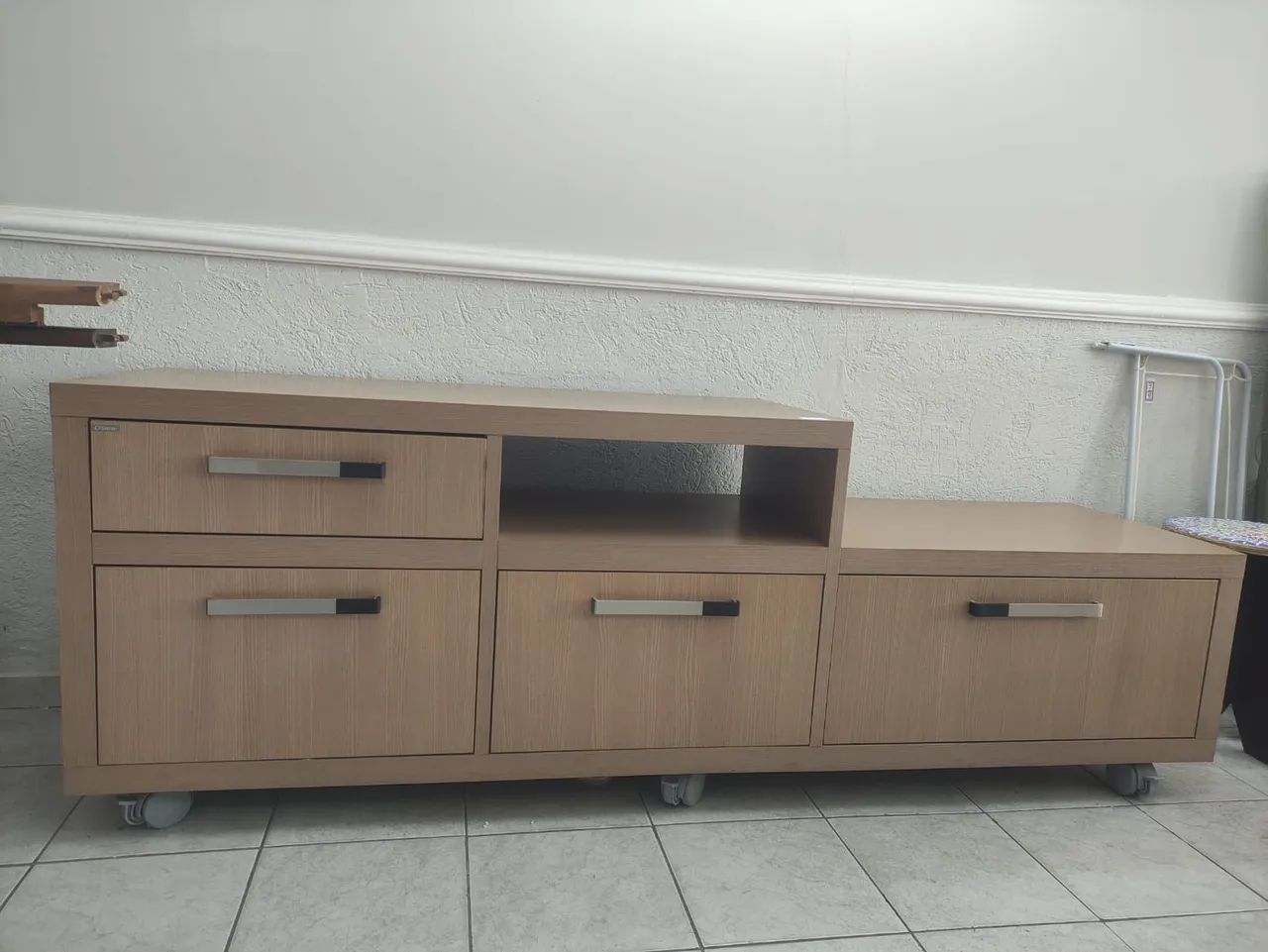 Rack para TV com 4 Gavetas  - Foto 4