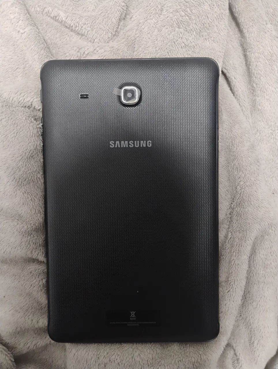 Vendo tablet Samsung tab e - Foto 2