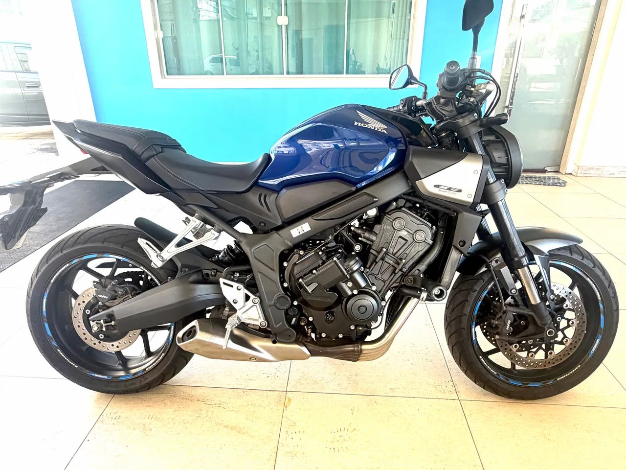 CB650R E-CLUTCH - Foto 3