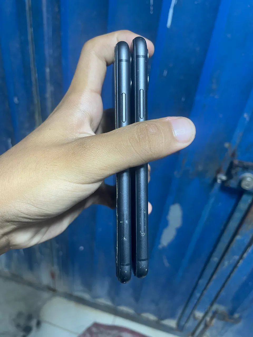 2 iPhones pra retirada de peças ou pra consertar  - Foto 2