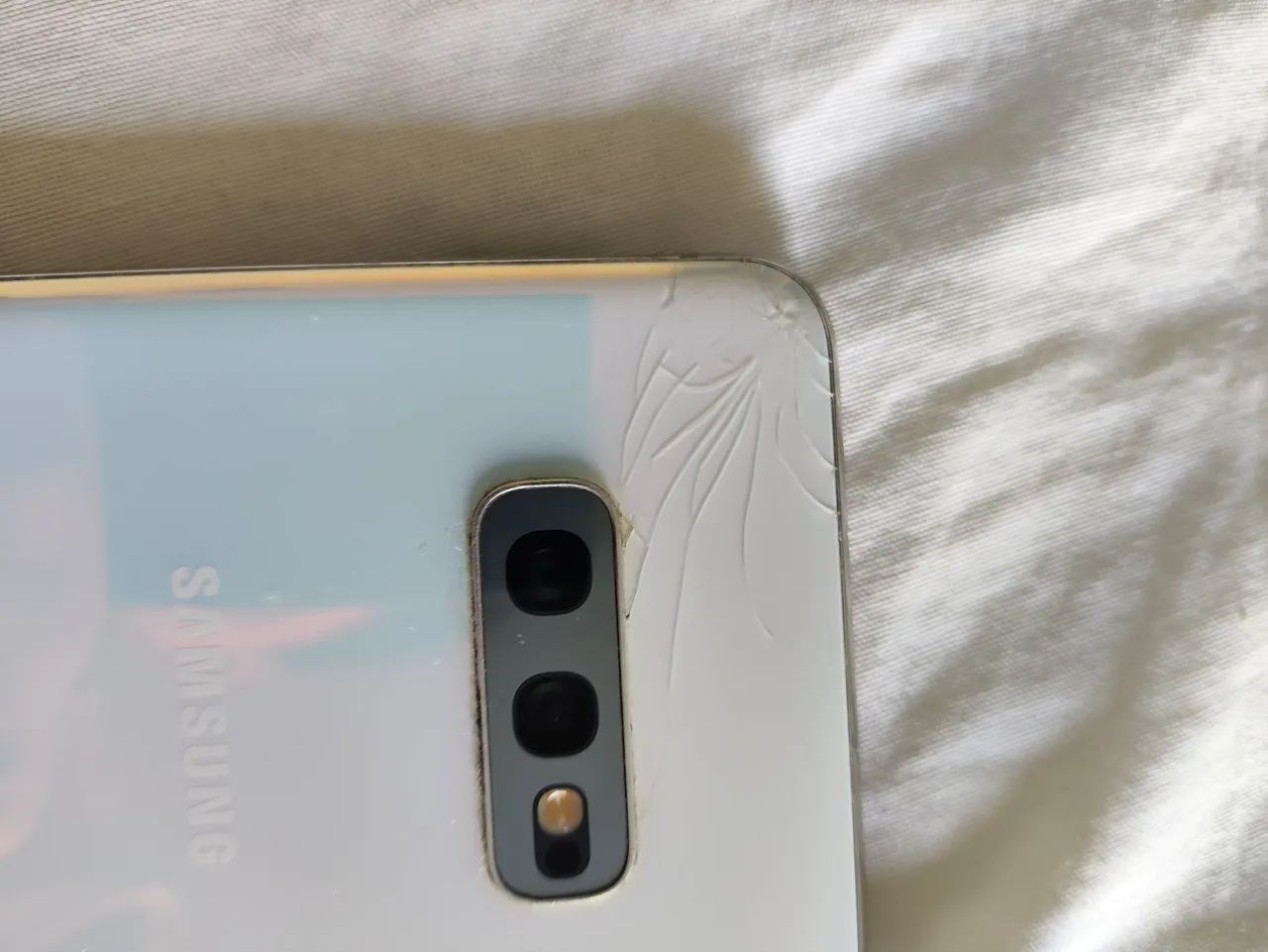 Samsung Galaxy S10e - Foto 4