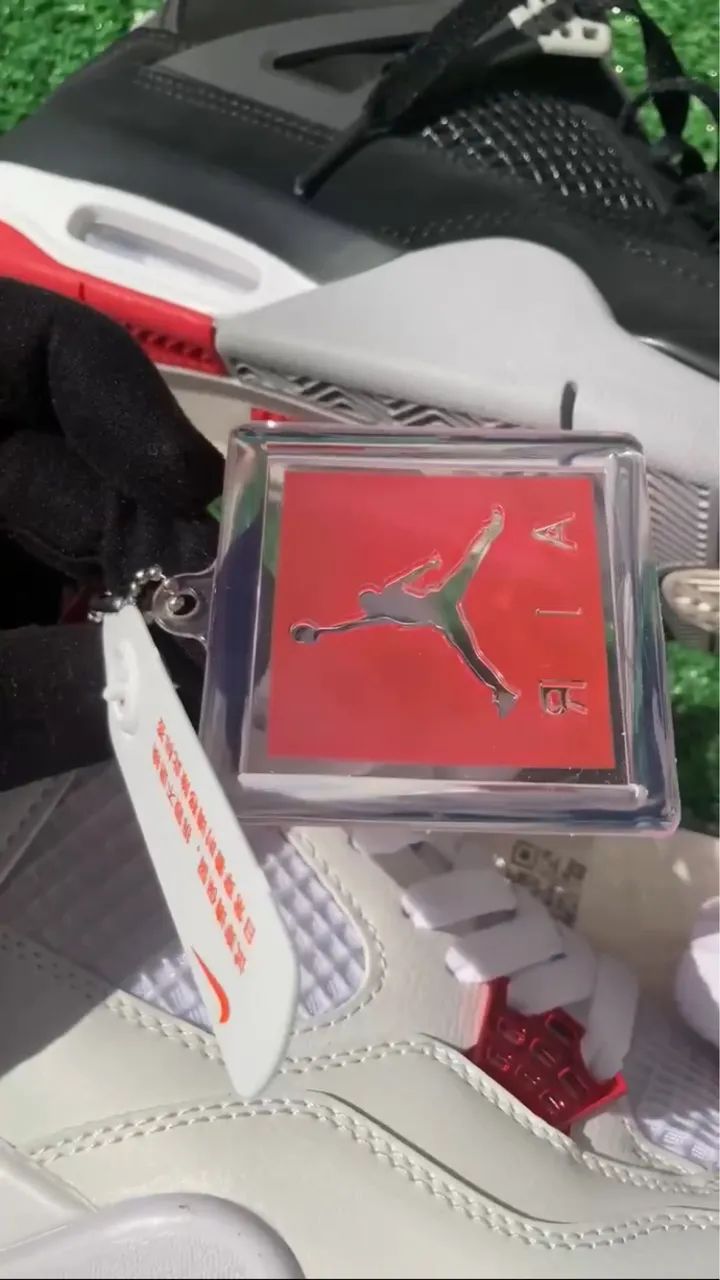 Tênis Jordan 4 - Foto 2