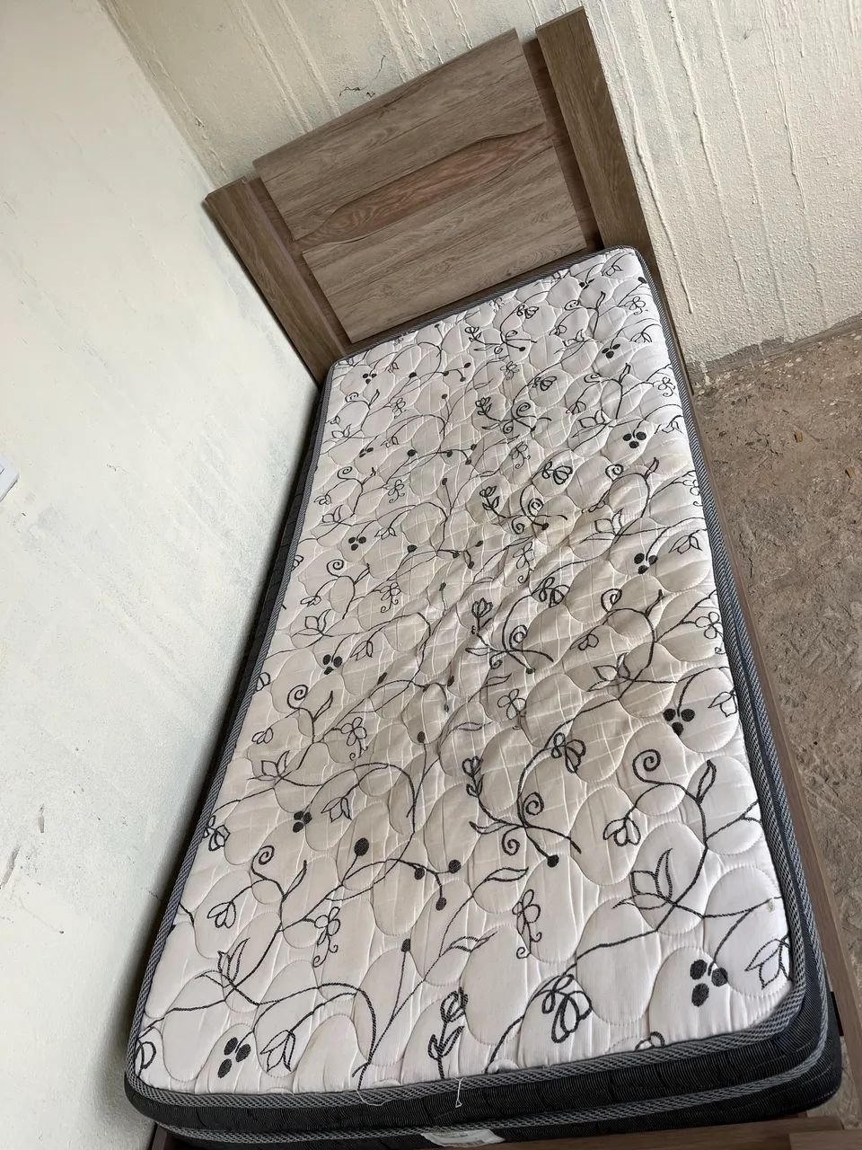 Cama de solteiro com colchão  - Foto 2