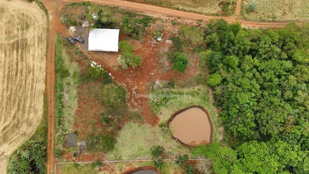 Chácara com 6.000 mts² - Açude com Peixe - Mina de Água - Casa Madeira com 140 mts. - Rio  - Foto 2
