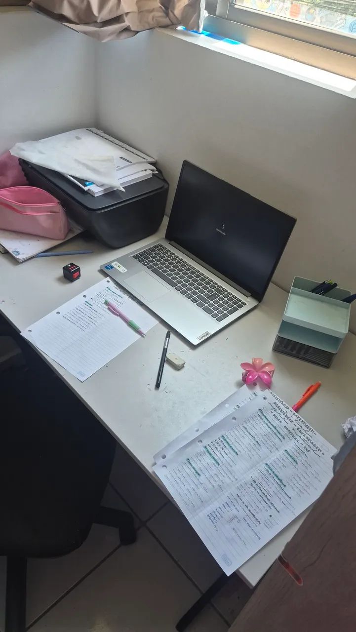 Mesa de escritório grande seminova cinza - Foto 3