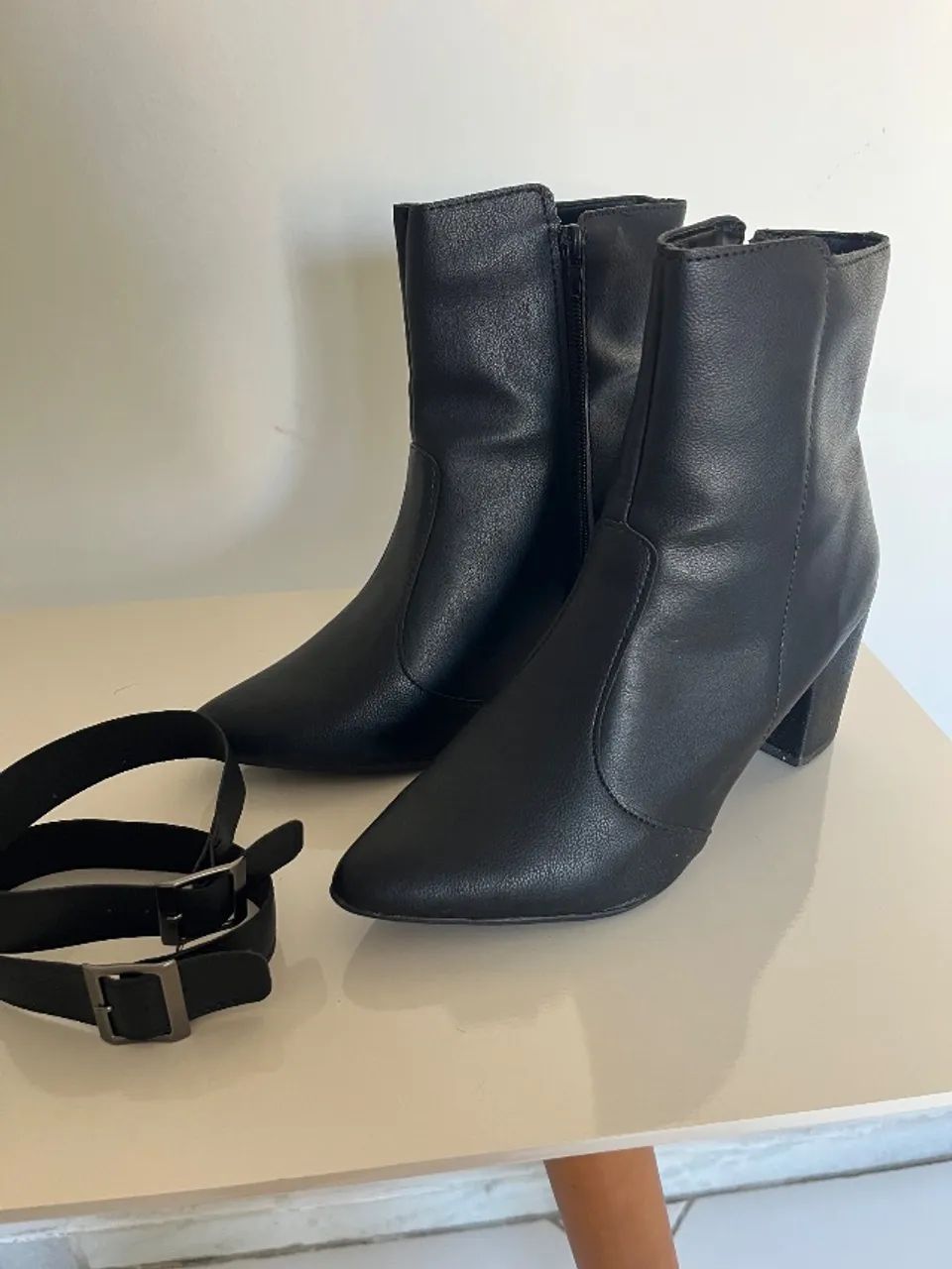 Vendo bota tamanho 38 - Foto 5