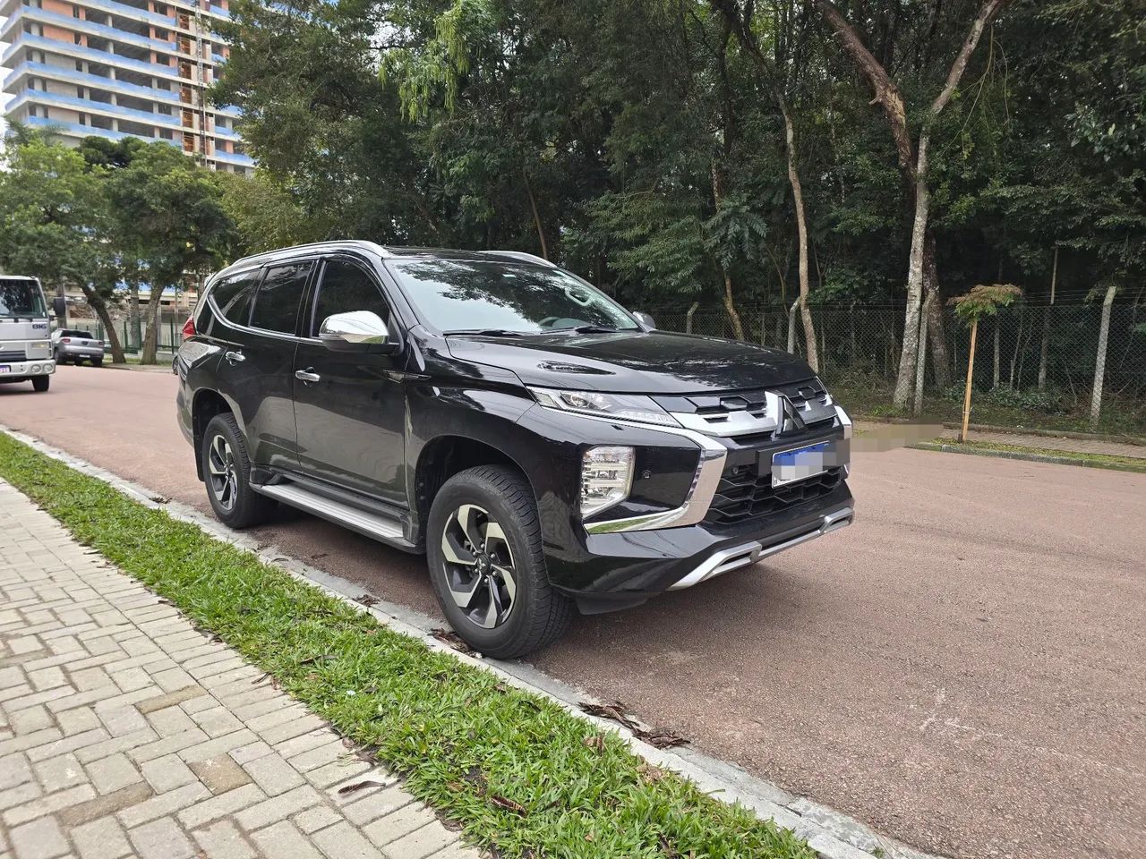 Mitsubishi Pajero 2025