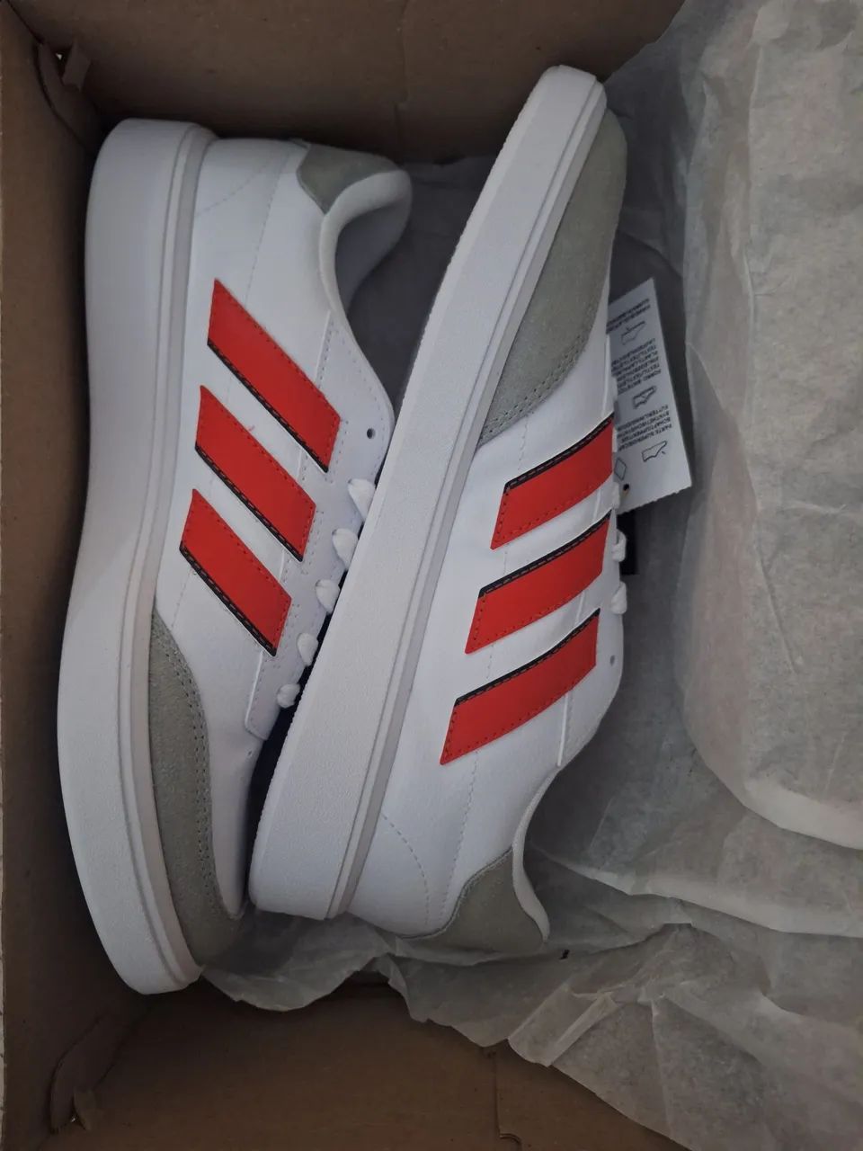 Tênis Adidas ( novo) N.41 - Foto 2