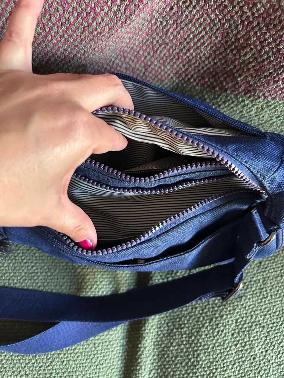 Bolsa kipling azul marinho média - Foto 4