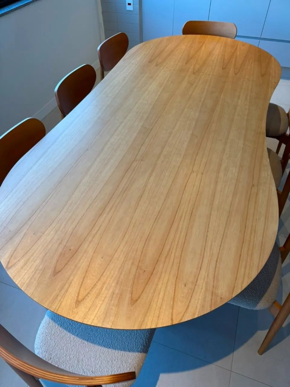 Mesa Orgânica de Madeira + 8 cadeiras - Foto 2