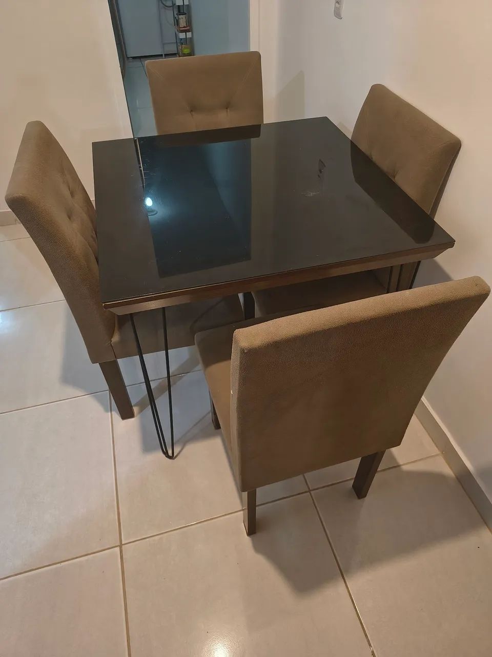 Mesa de vidro 4 cadeiras