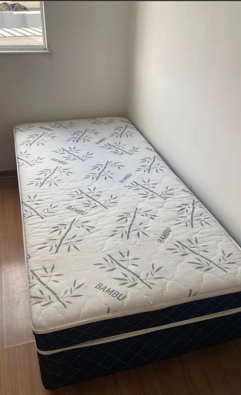 Vendo Cama box solteiro, em ótimo estado!
