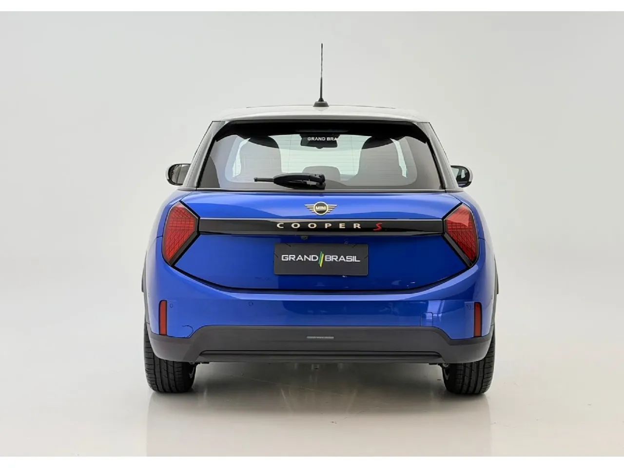 Mini Cooper 2.0 16V Twinpower Gasolina S 4P Steptronic 2026 - Foto 4