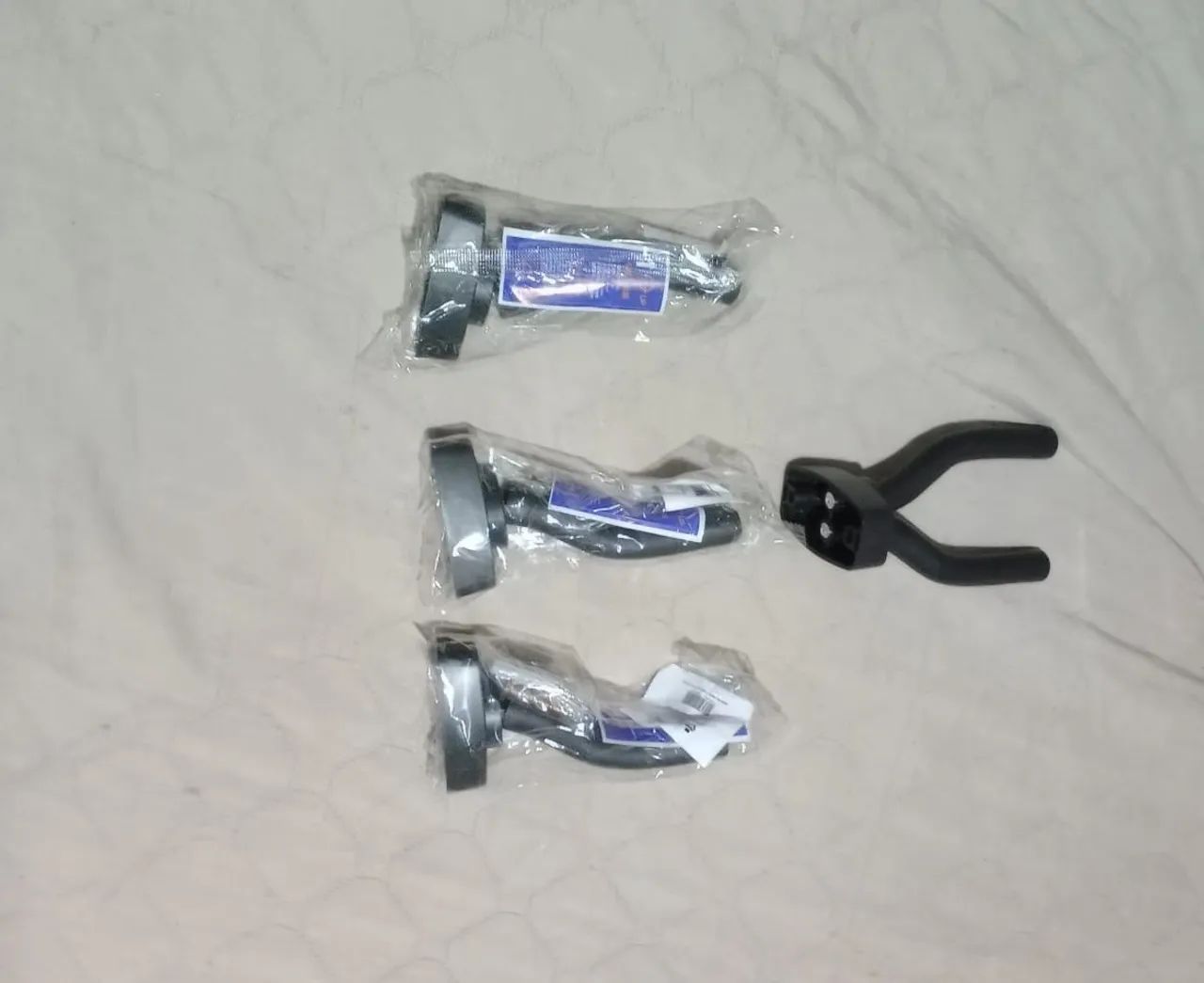 Vendo 4 suporte de parede violão e guitarra 