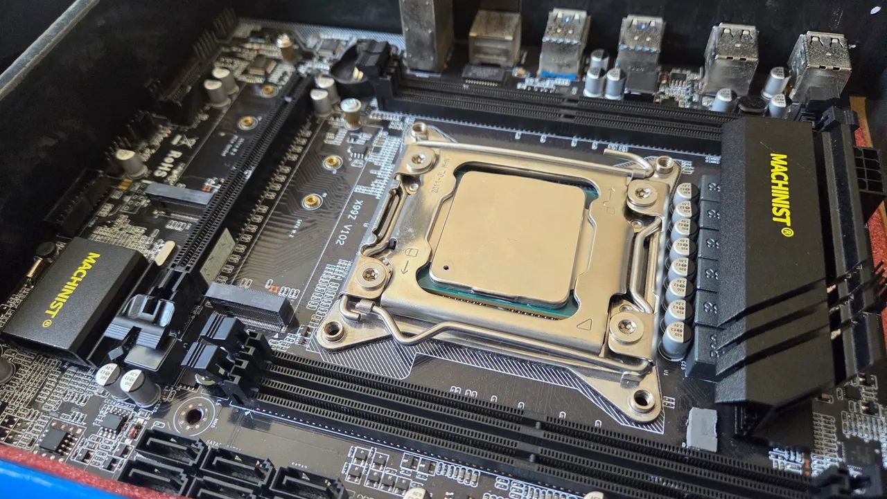 Placa Mãe X99 Machinist com Xeon E5 2620 v30 