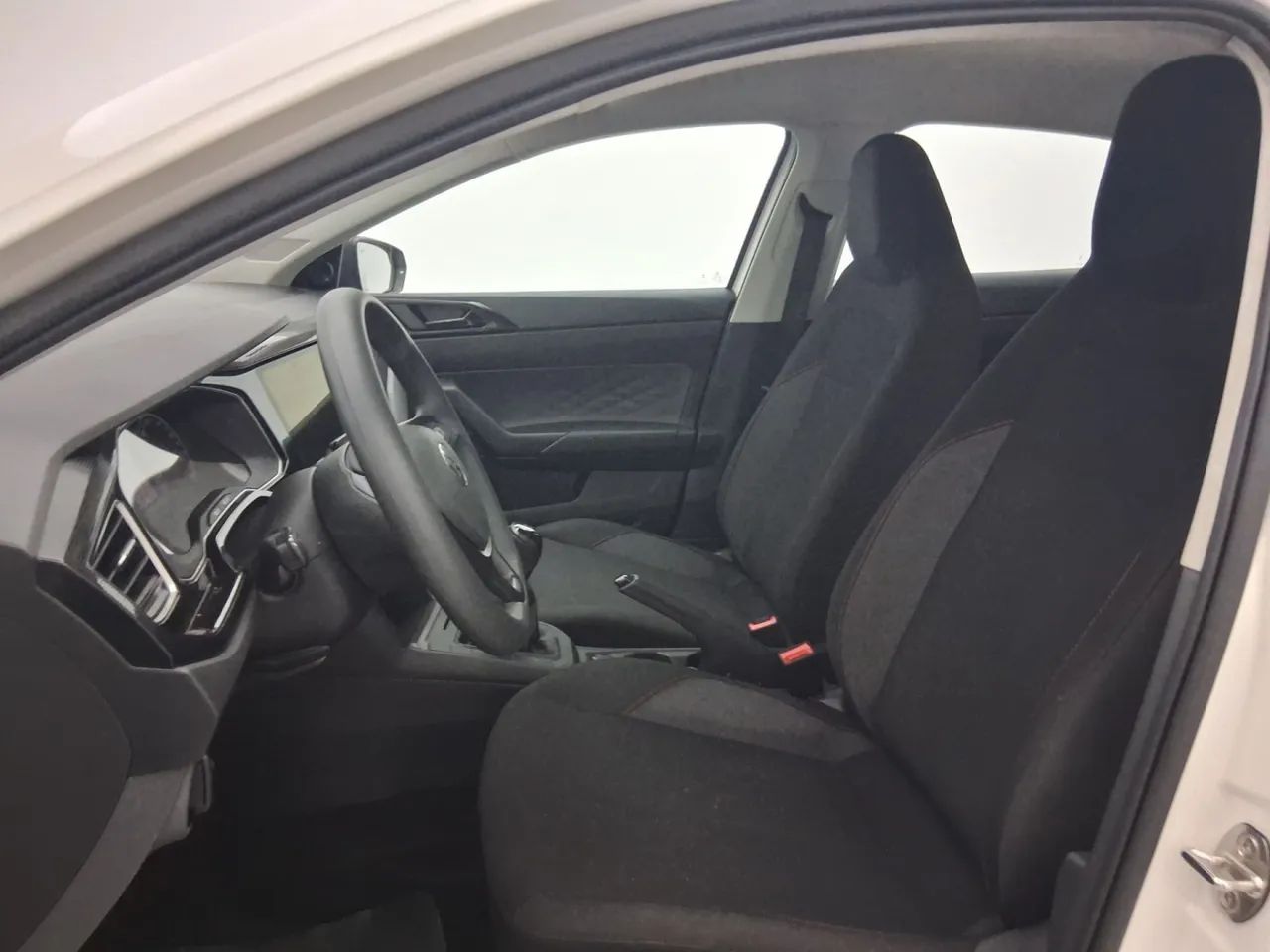 Volkswagen Polo Track 1.0 Flex 12V 5p, foto 16 de 18