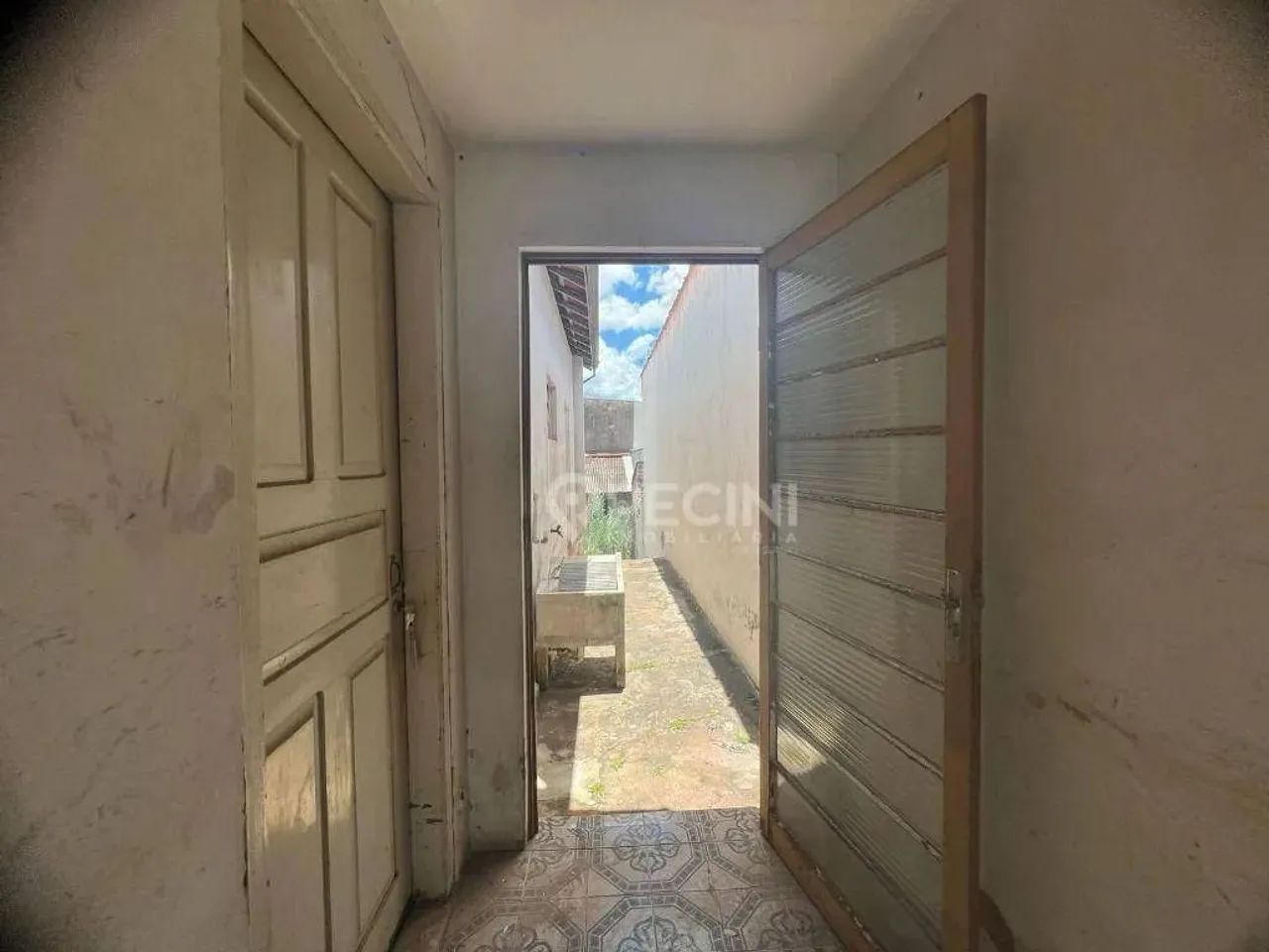 Casa para venda no Centro de Rio Claro.