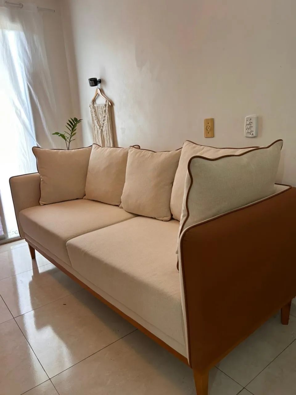 Sofá linho e revestimento de couro - Foto 2