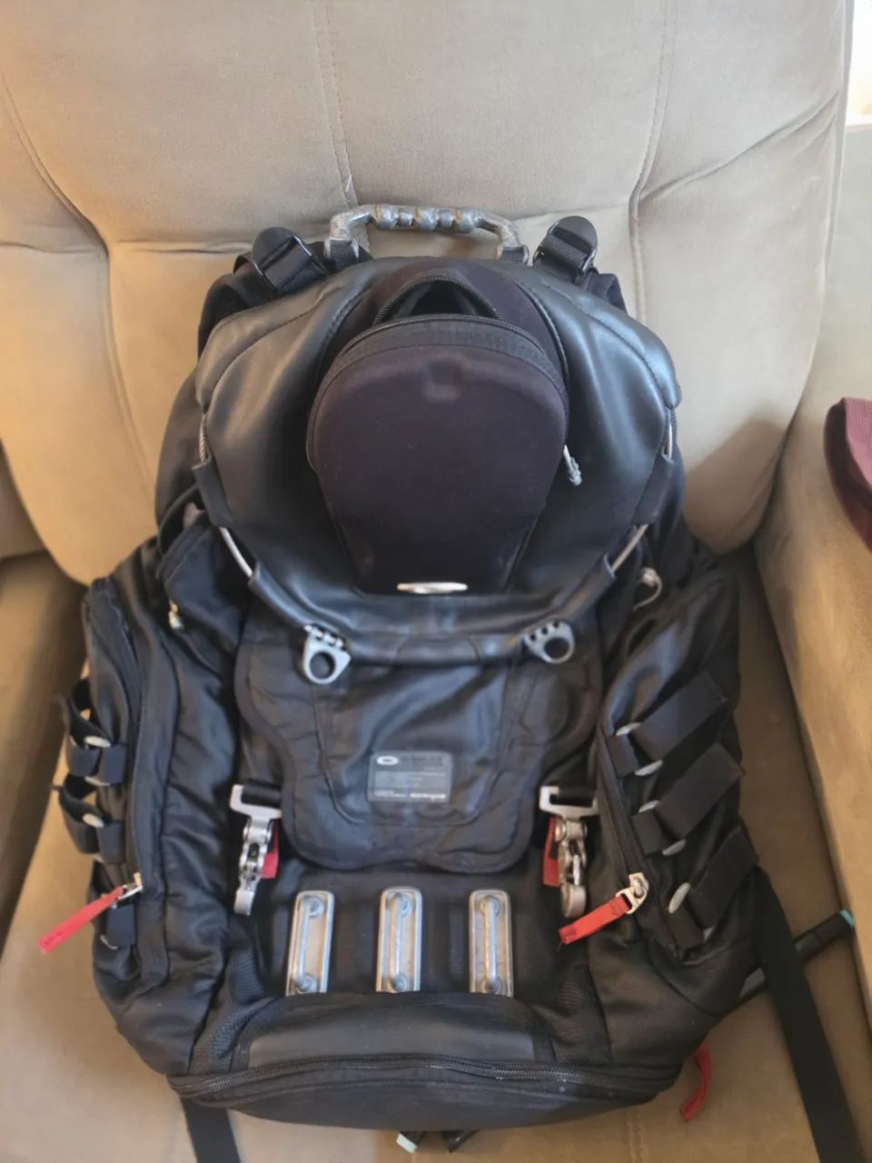 Mochila Oakley Bathroom Sink Preta - Original