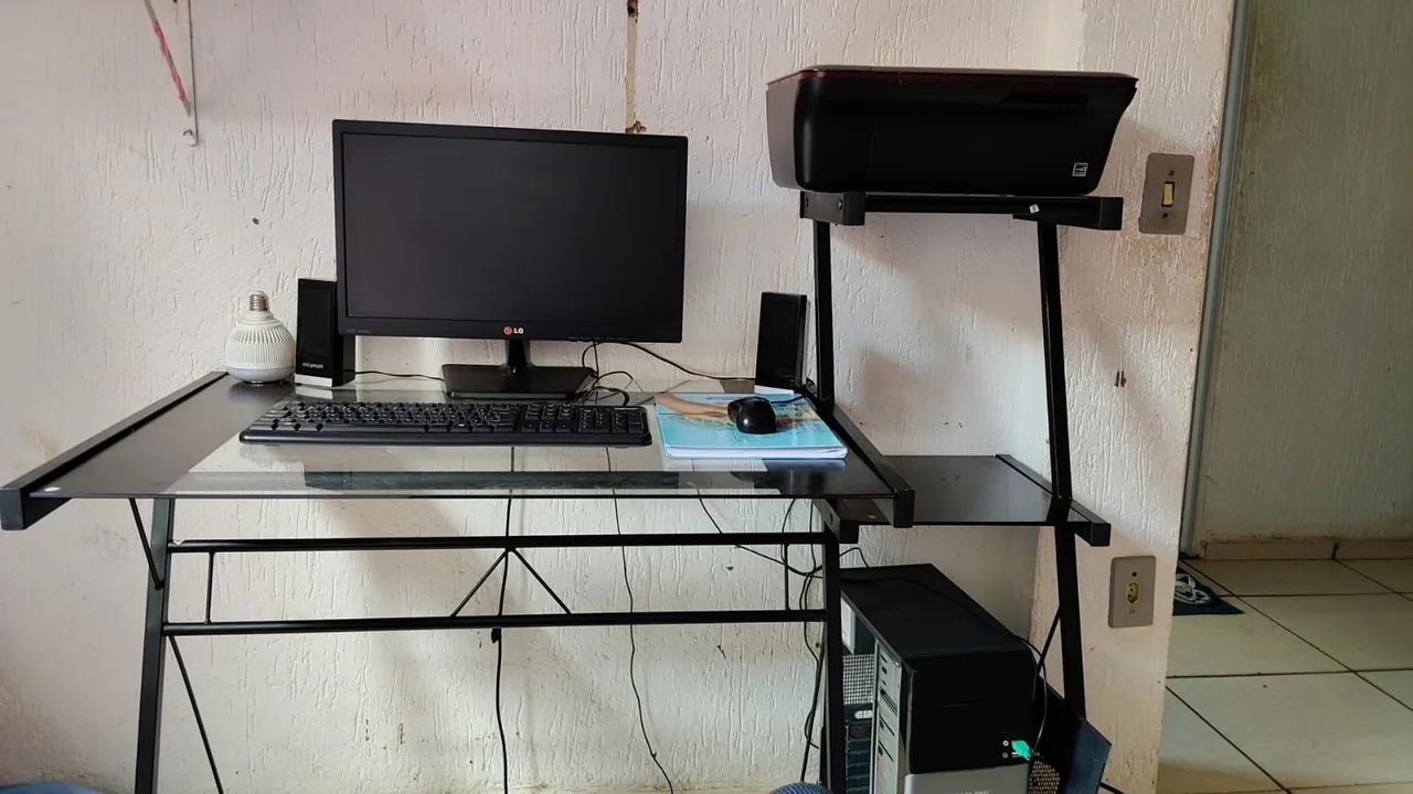 Vende- se computador com a mesa  - Foto 2
