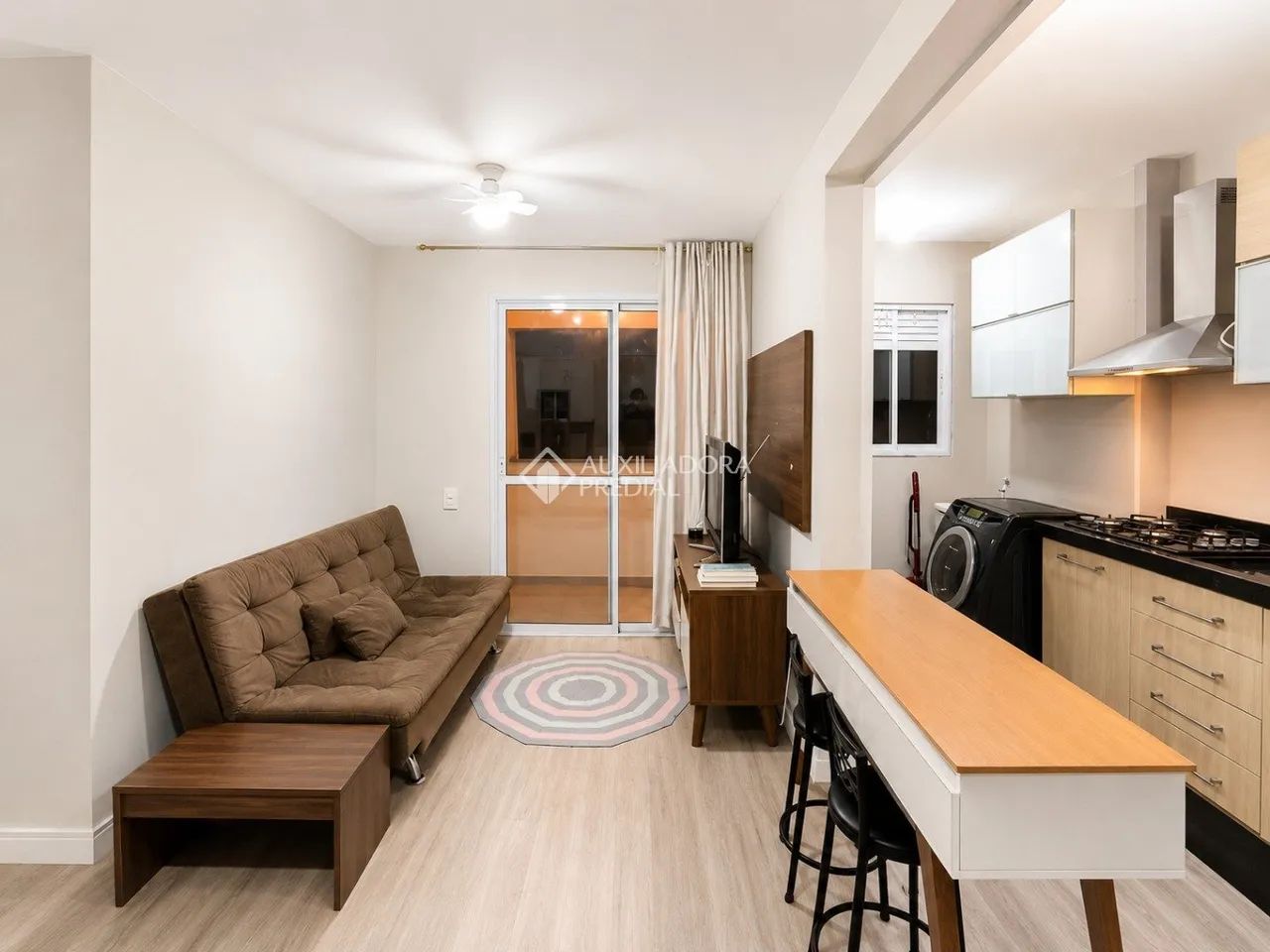 Apartamento 2 dormitórios mobiliado para locação na Palhoça.