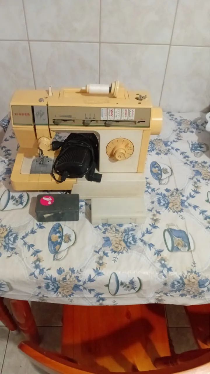 Máquina de Costura , Batedeira , Ventilador de teto
