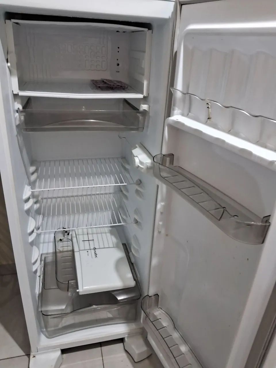 Vende-se geladeira esmaltec  - Foto 2