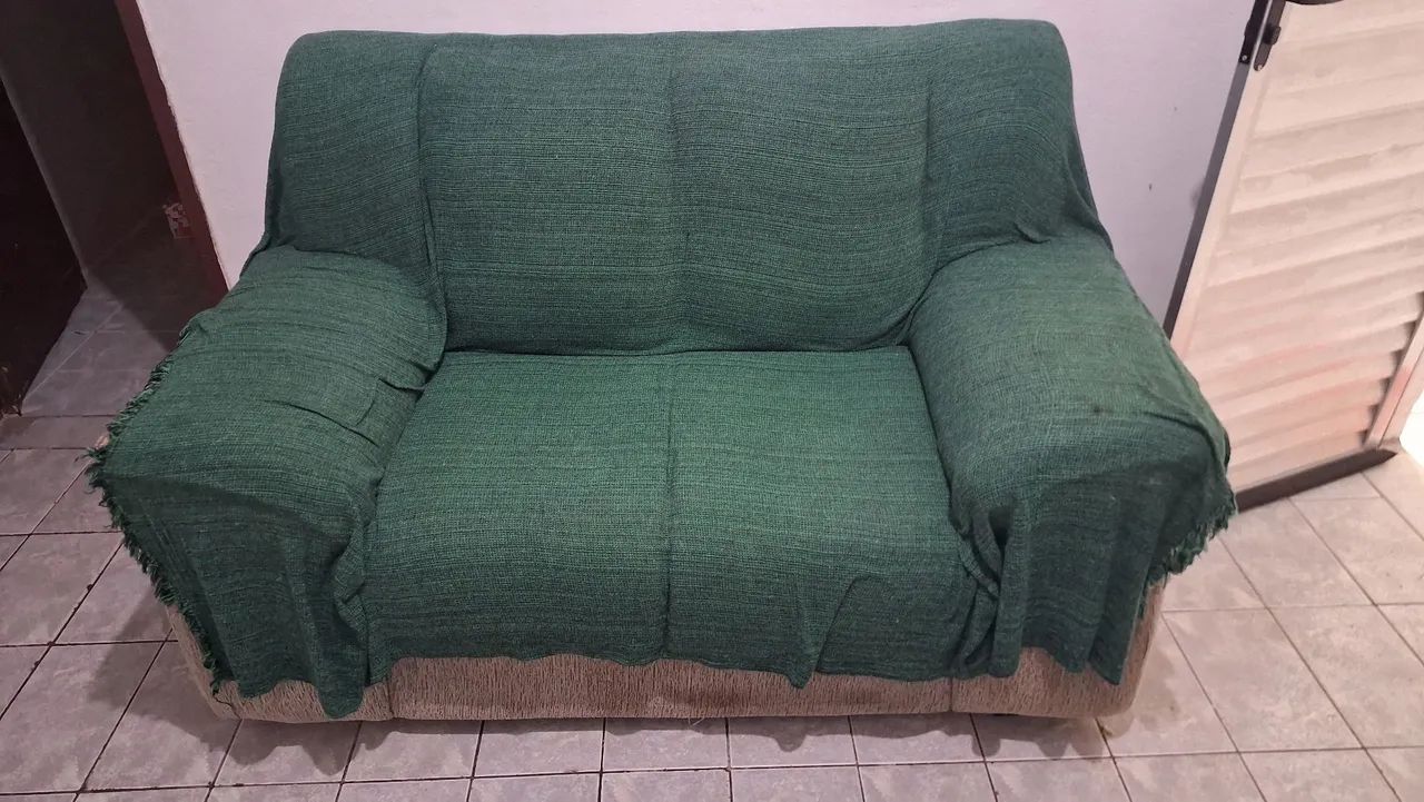 Sofá Bege 2 lugares, em bom estado, intacto. - Foto 3