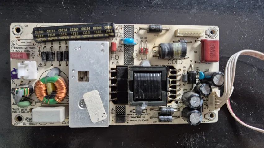 Placa fonte  da TV Philco PH28S63D - Foto 2