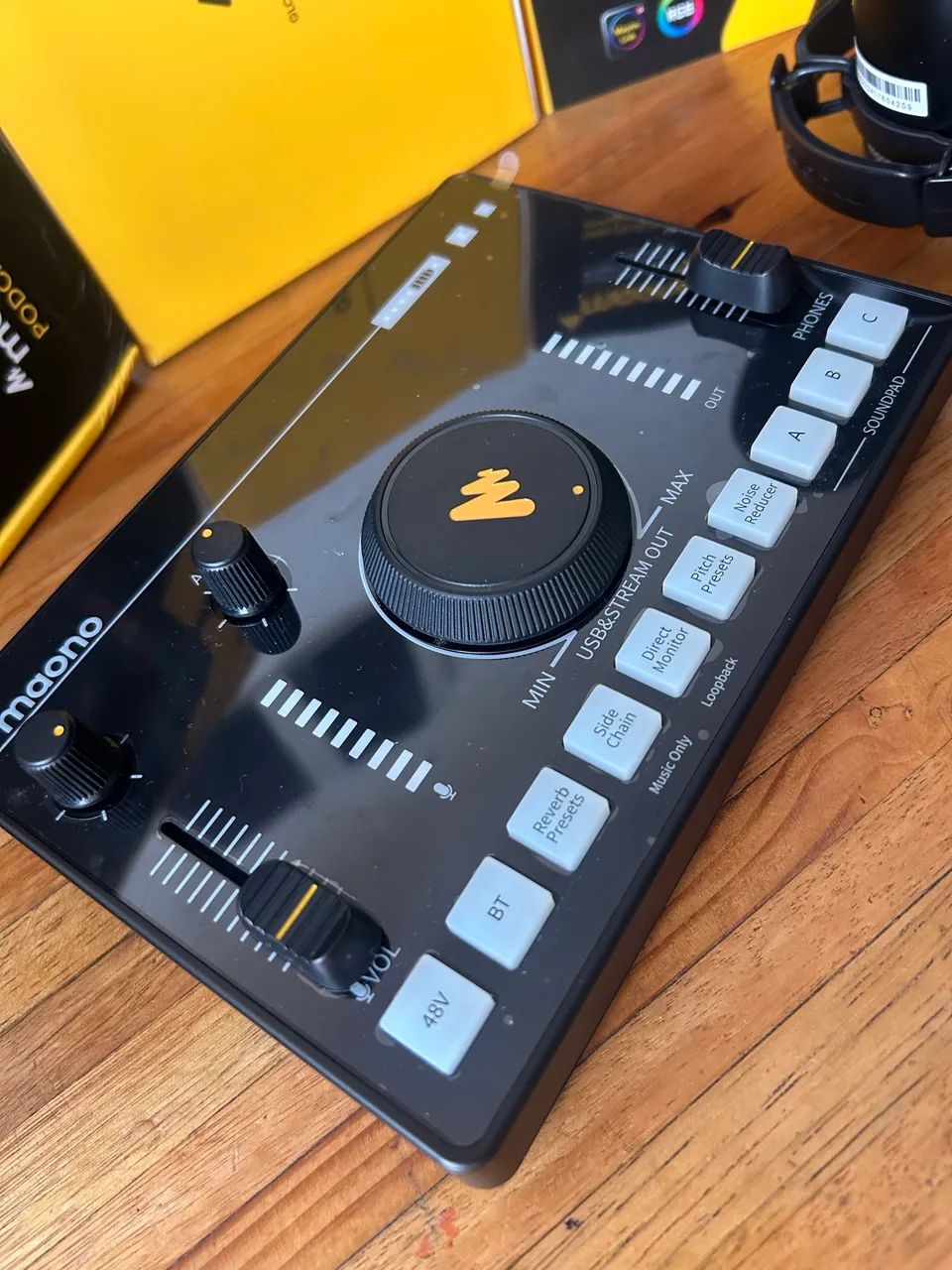 Microfone Maono PD200X + Caster C2 Neo | Estado de Novo - Foto 4