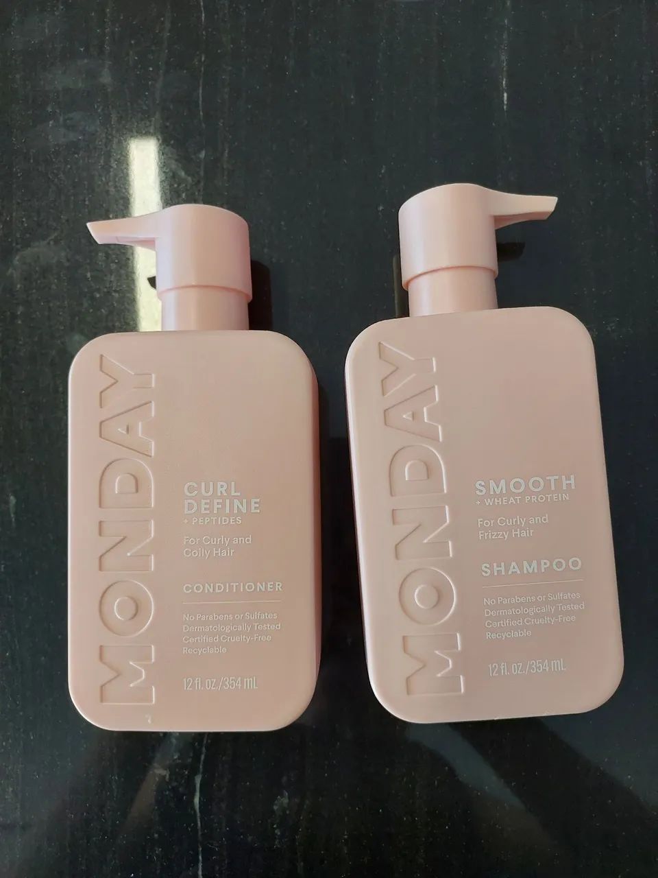 Vendo shampoo e condicionador Monday