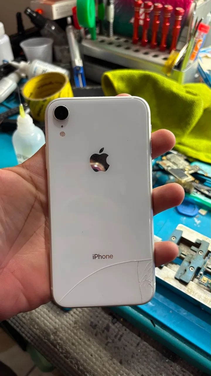 iPhone xr semi novo 