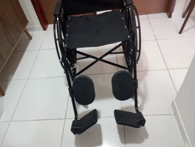 CADEIRA DE RODAS NOVA - NUNCA UTILIZADA - Foto 5