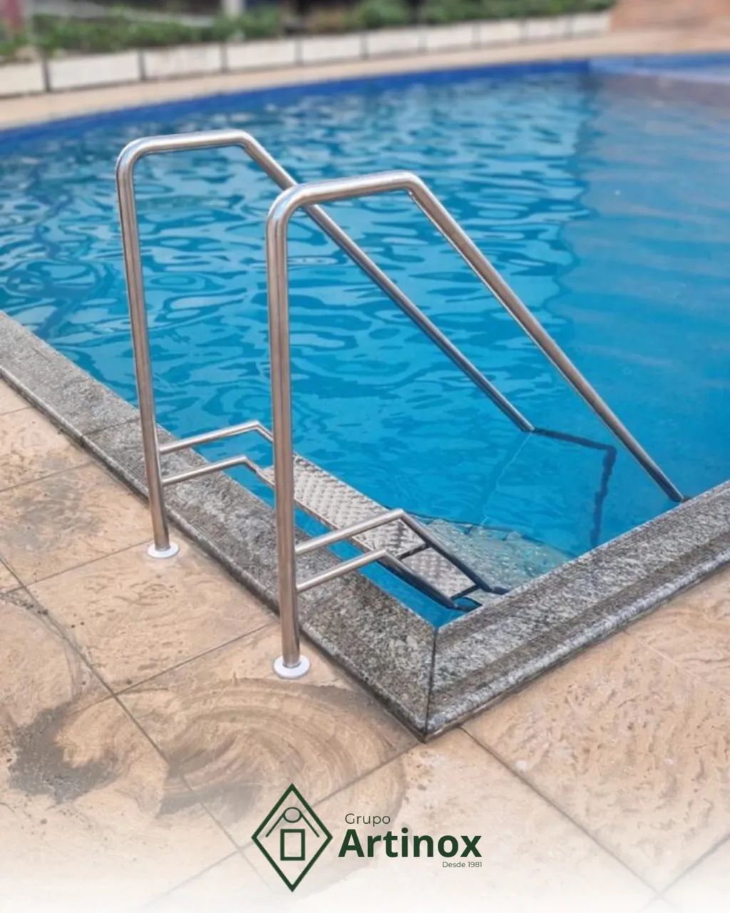 CORRIMÃO DE PISCINA 