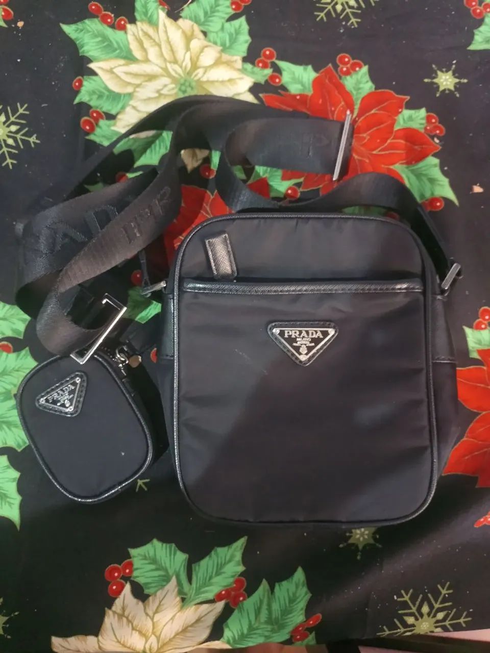 V/T Bolsa de ombro em Saffiano e Re-Nylon PRADA