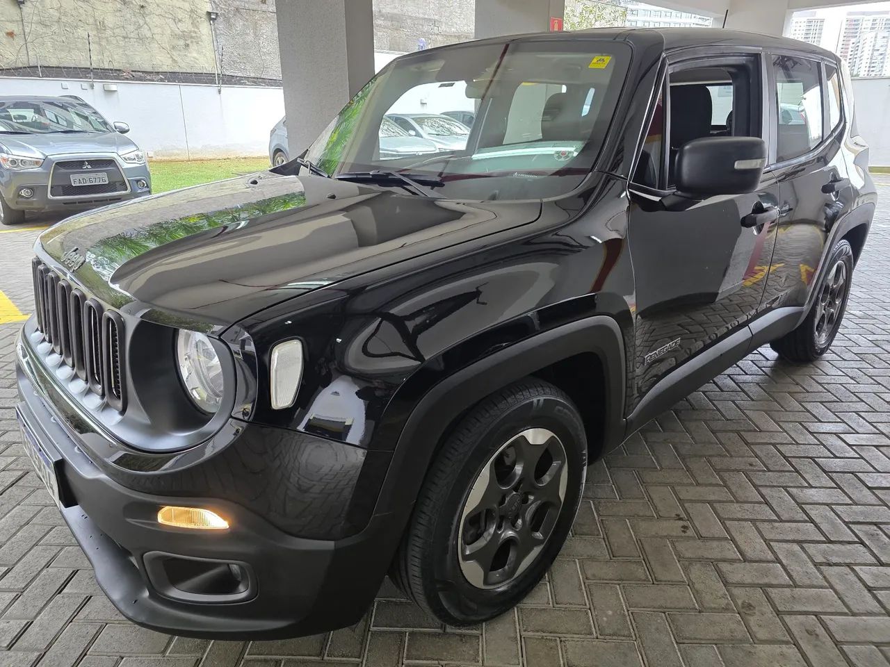 Jeep Renegade Sport 1.8 4x2 Flex 16V Aut., foto 8 de 19