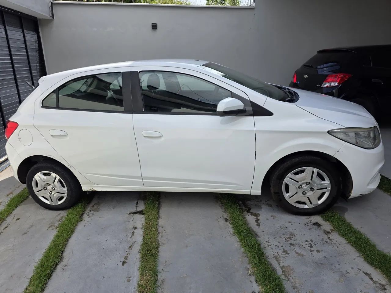 Chevrolet Onix ONIX HATCH Joy 1.0 8V Flex 5p Mec. 2018