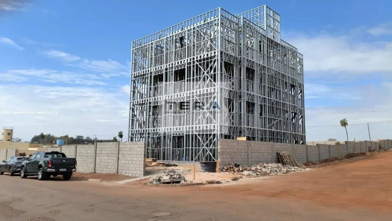 Prédio para Venda em Inocência, Centro, 2 dormitórios, 1 banheiro, 1 vaga