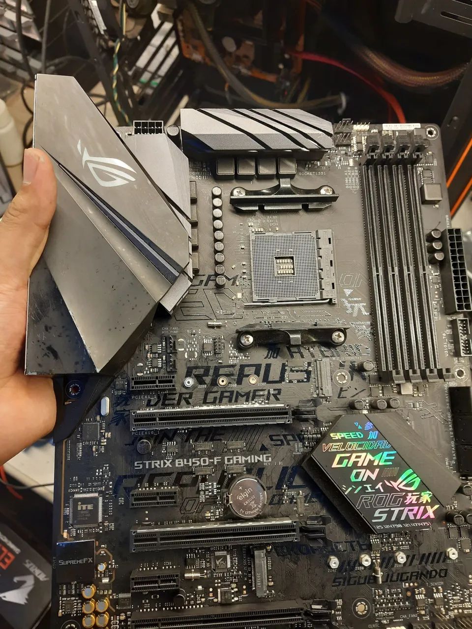 Placa mãe Asus ROG STRIX B450-F Gaming - Foto 3