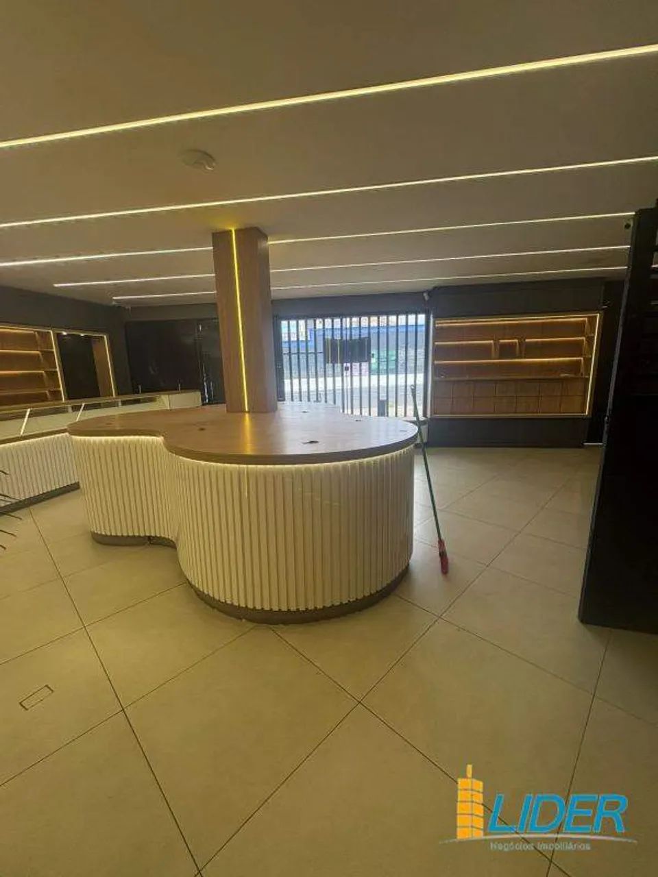 LOJA COMERCIAL EM EXCELENTE LOCALIZAÇÃO - Foto 2