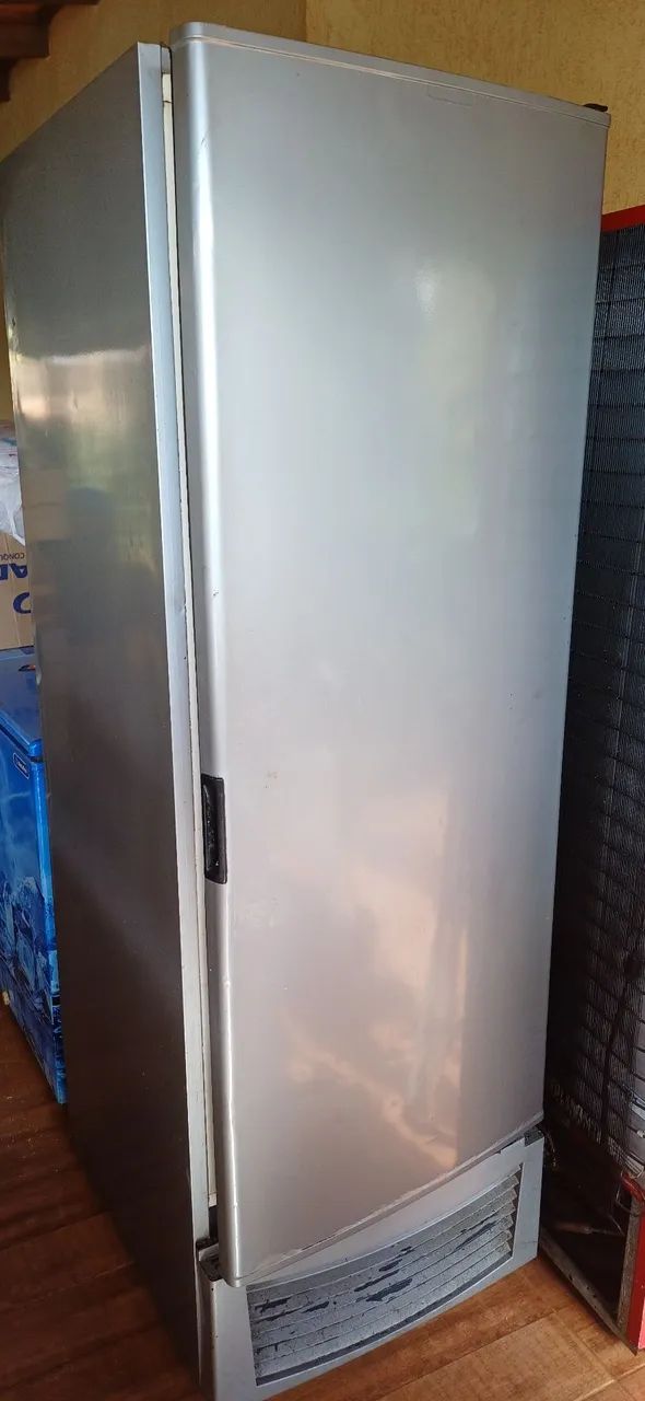 Frezer vertical ficou 569l