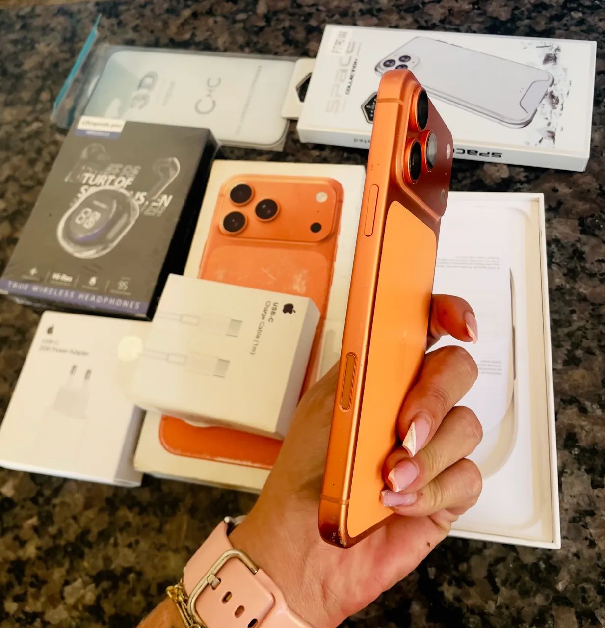 iPhone 17 pro Max + acessórios originais 