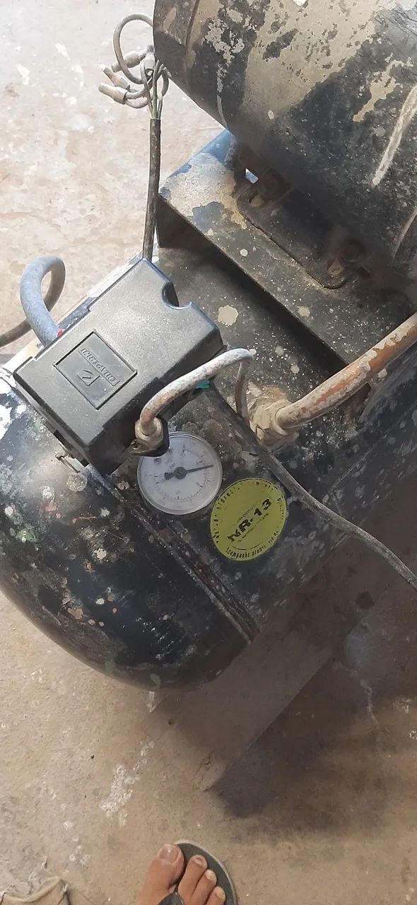 Vende -se compressor 50l mais pistola devilbiss  - Foto 3