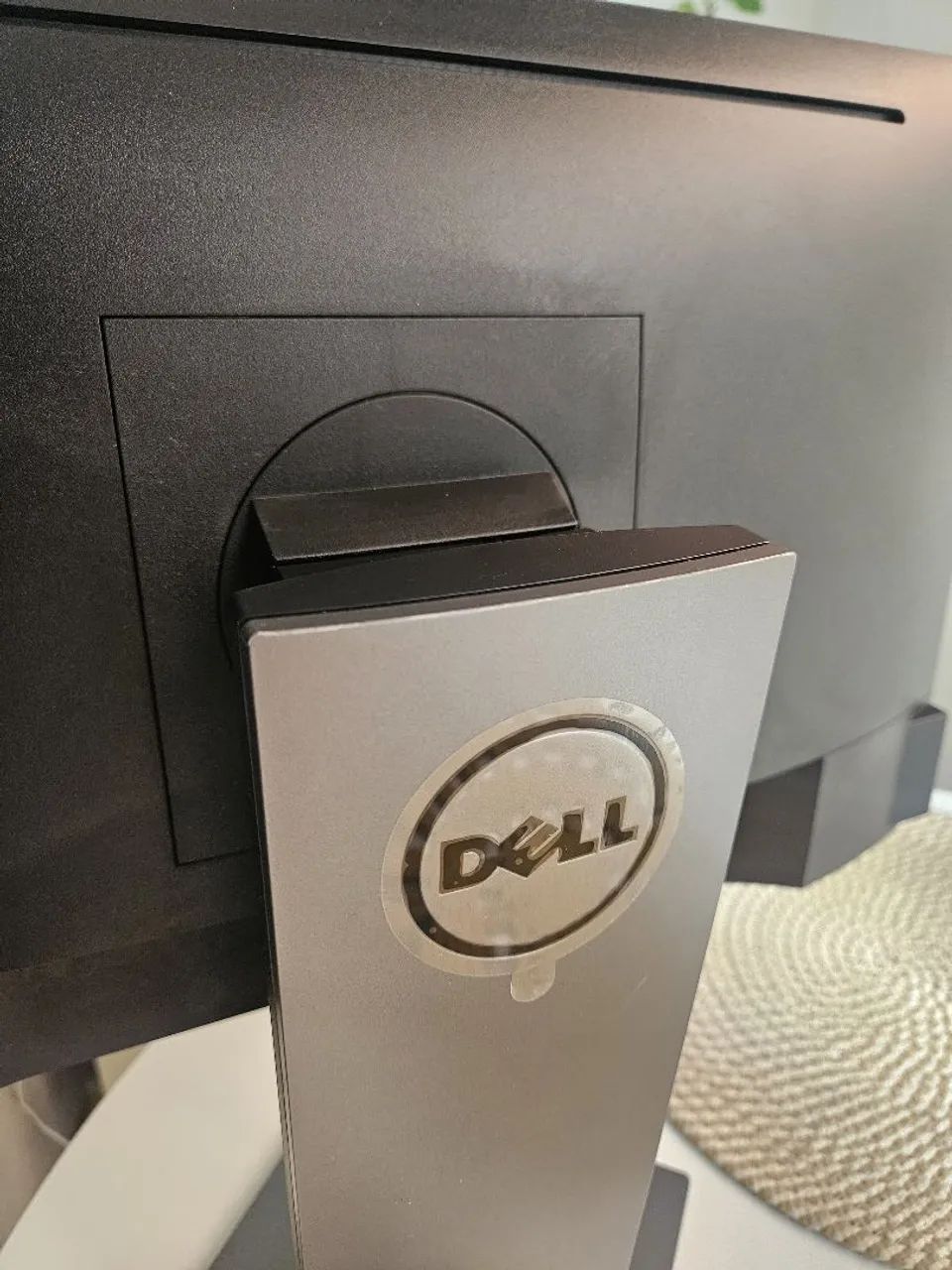 Monitor Dell P2018H 19,5" IPS LED - Excelente Estado - Foto 4