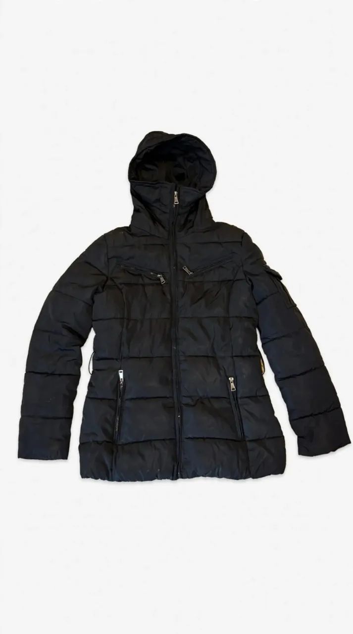 Jaqueta preta puffer com capuz feminina 