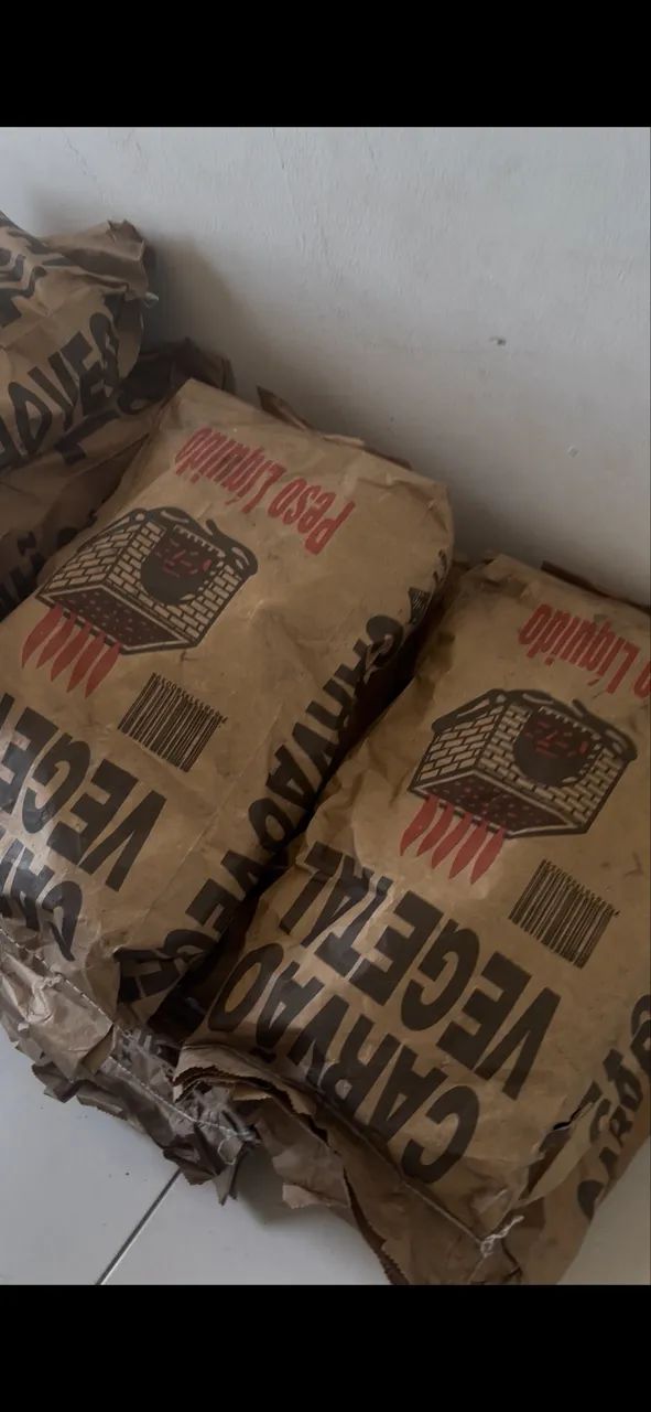 Carvão vegetal no precinho 