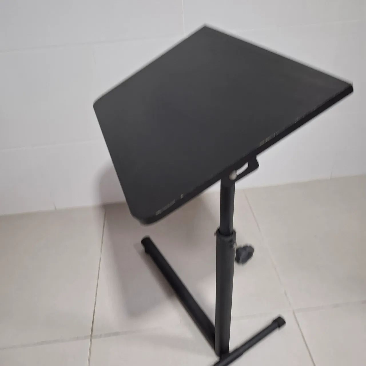 Mesa de apoio de sofá - excelente para homeoffice - Foto 3