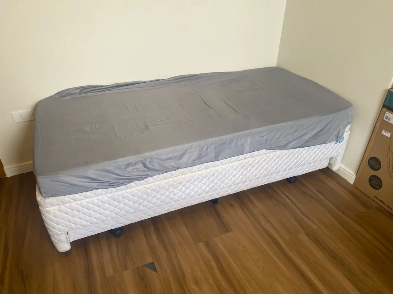 Cama Box Solteira com cama auxiliar 